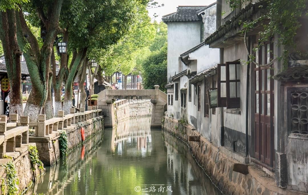 “重庆姐弟坠亡案”女孩出发前还说想爸爸